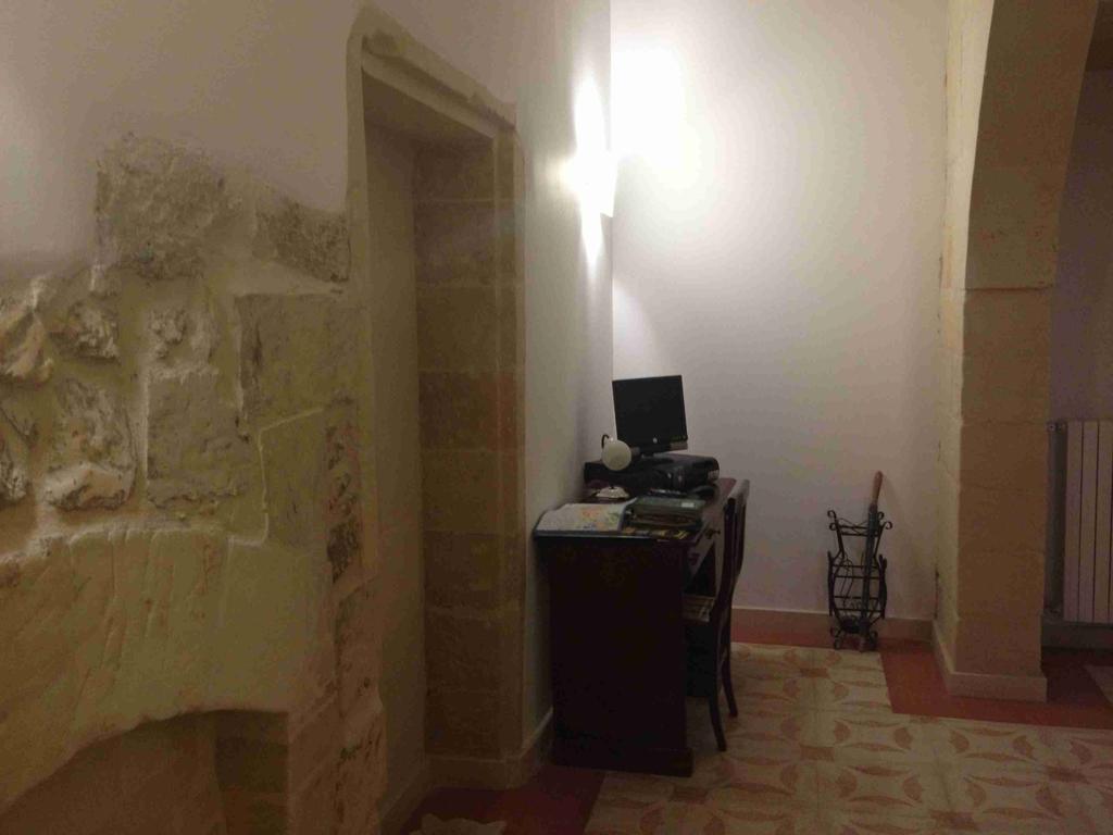 Casa Vacanze B&B Regina Maria Lecce Bagian luar foto
